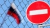 Власти США заявили о планах ввести 500-процентные пошлины на импорт российских природных ресурсов. Как это повлияет на Россию? 